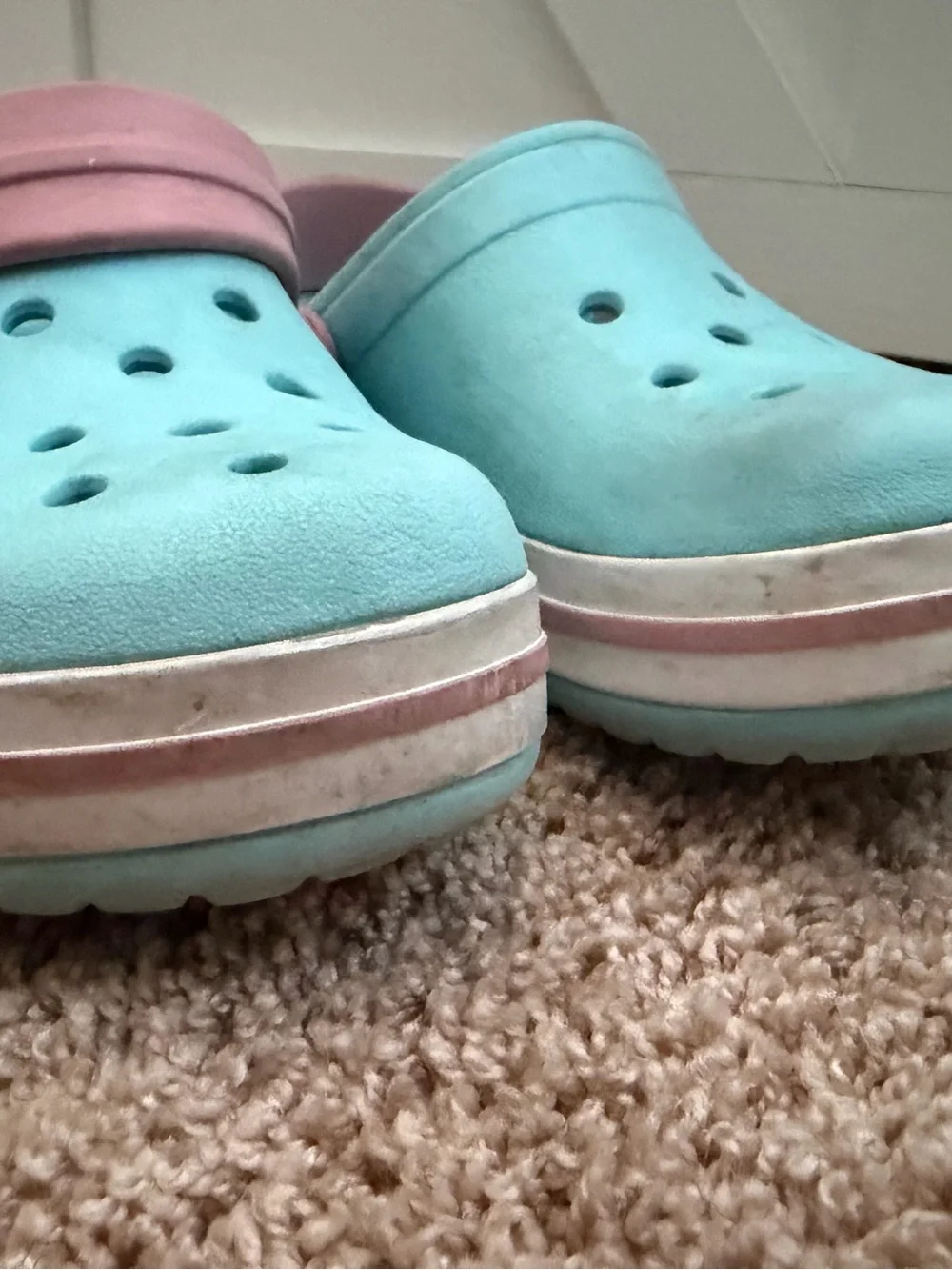 Crocs Crocband Clogs - Kids Size J1 - Ice Blue & Pink Pastel Comfort Sandals
